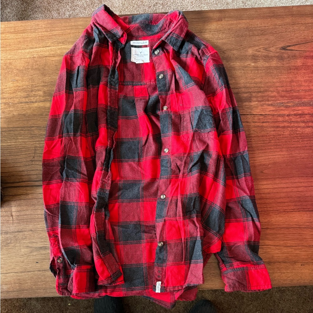 American Eagle Women’s Boyfriend Fit Flannel Size Medium
